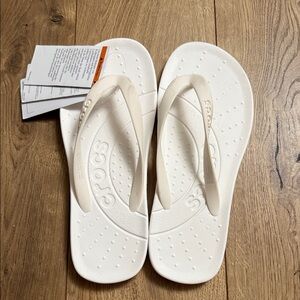 CROCS Classic White Flip Flops size 7